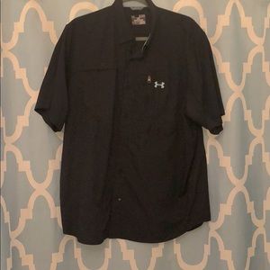 Black under armor fishing camp shirt size XL